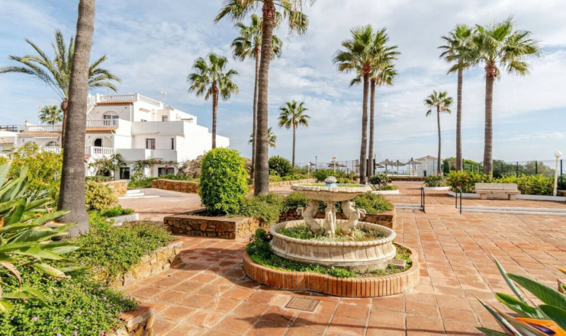 Resale - House -
Manilva