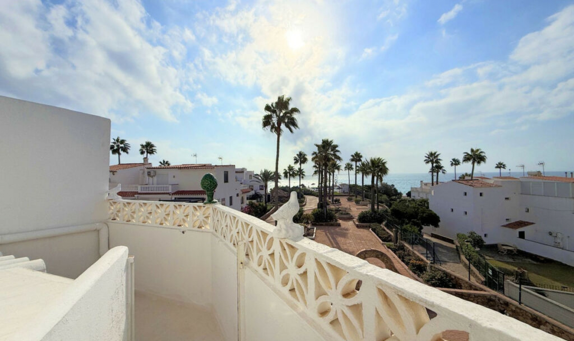 Resale - House -
Manilva