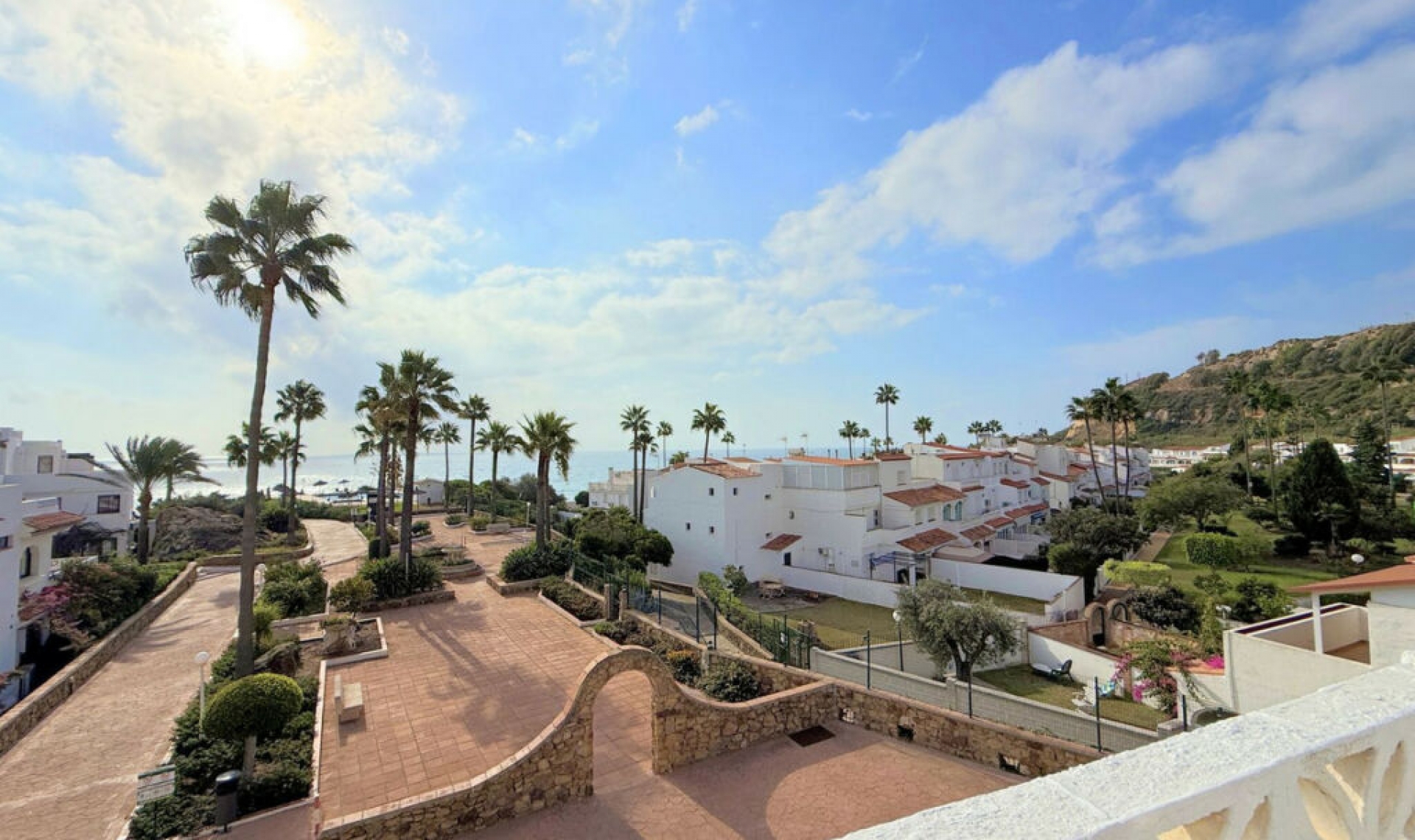 Resale - House -
Manilva