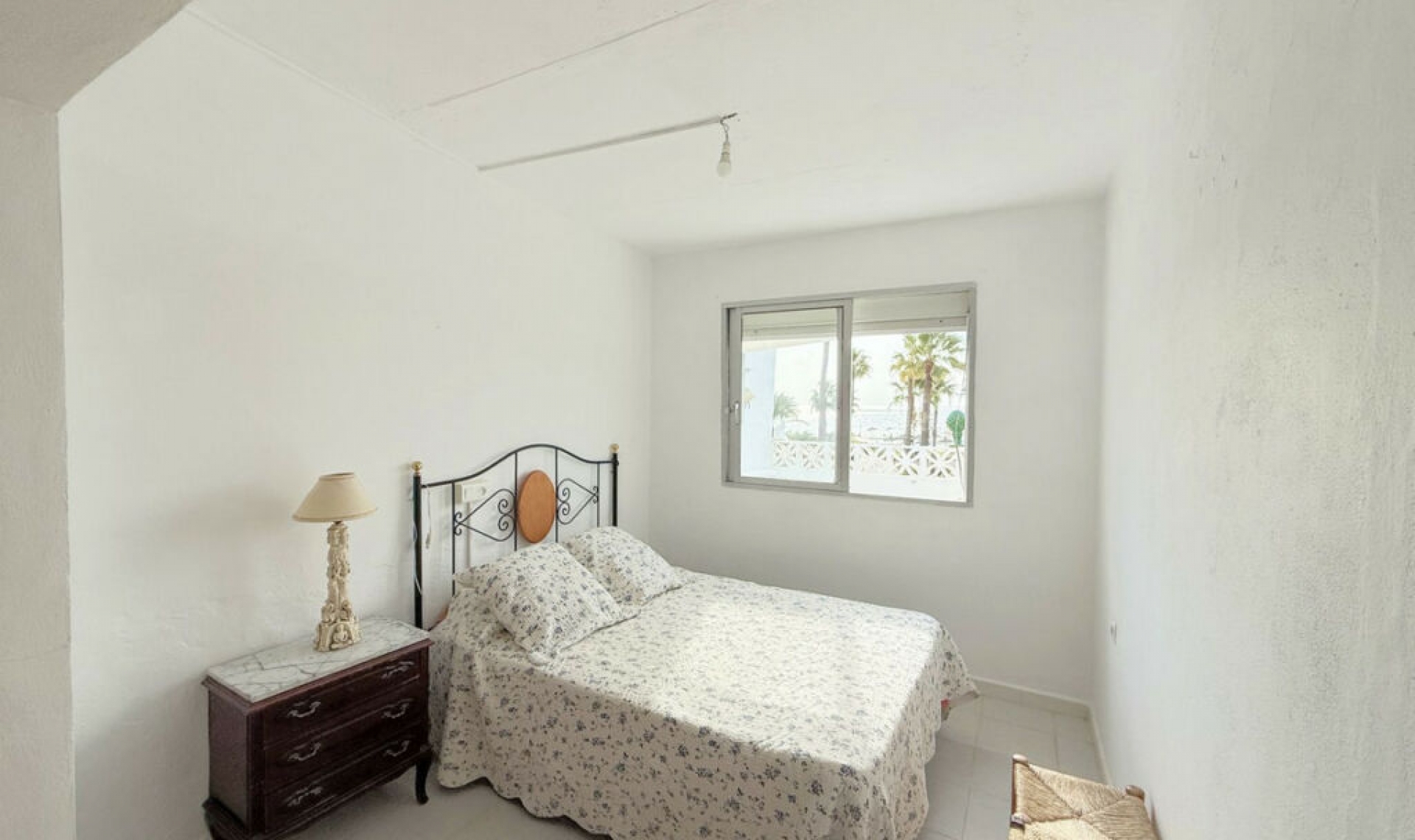 Resale - House -
Manilva