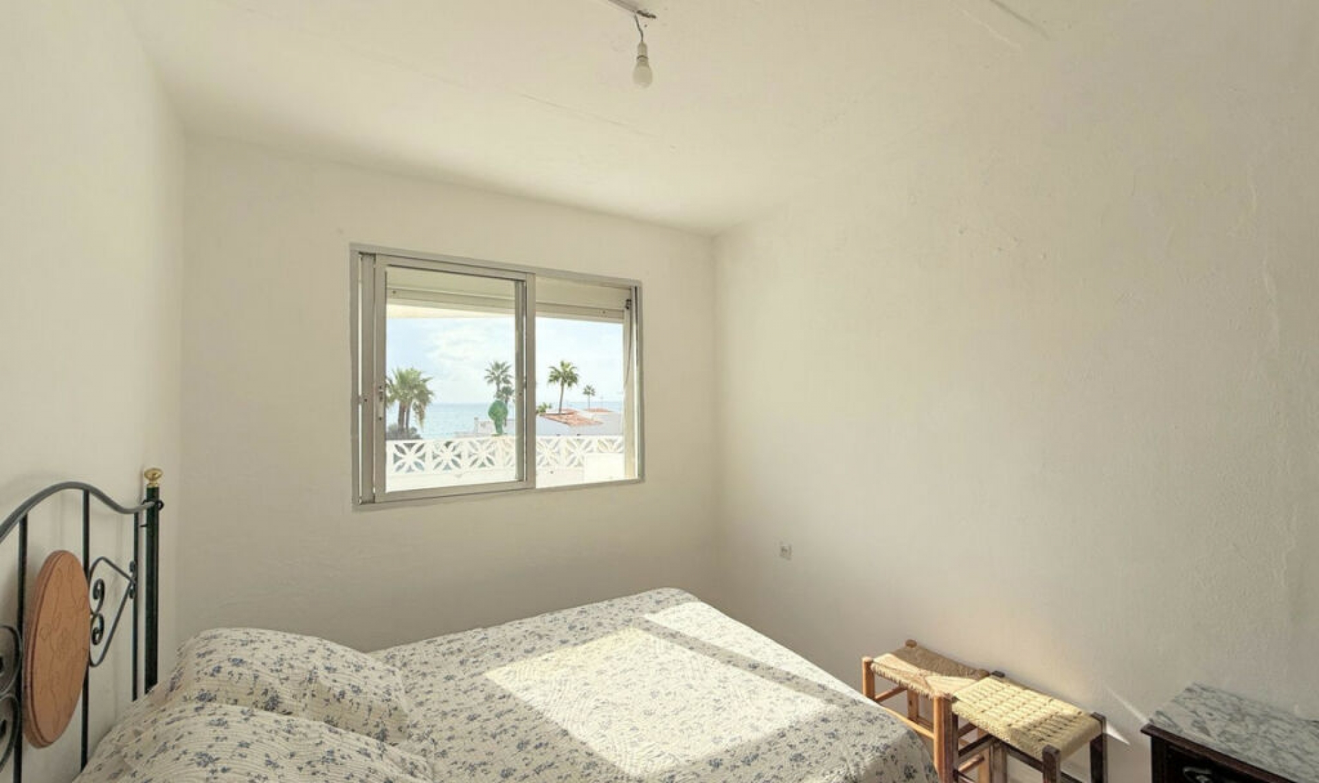 Resale - House -
Manilva