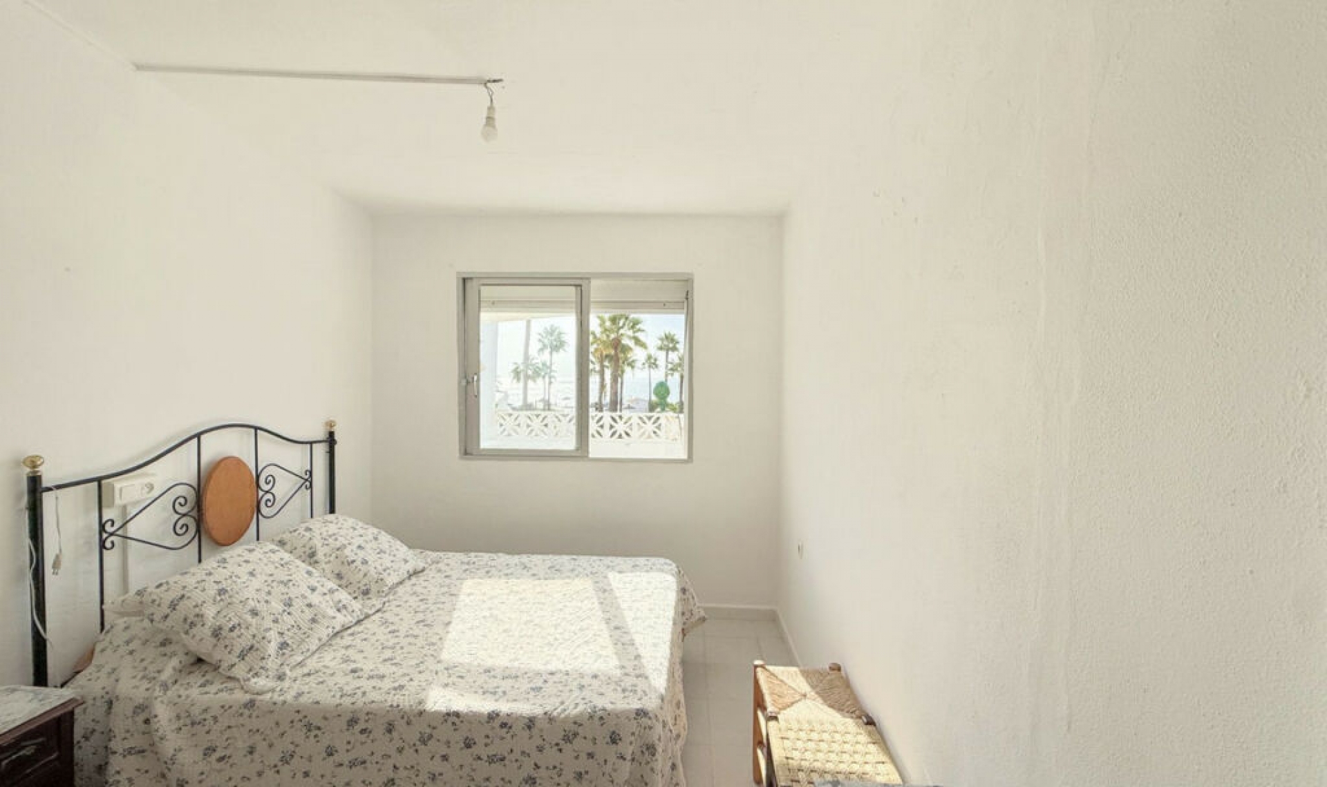 Resale - House -
Manilva