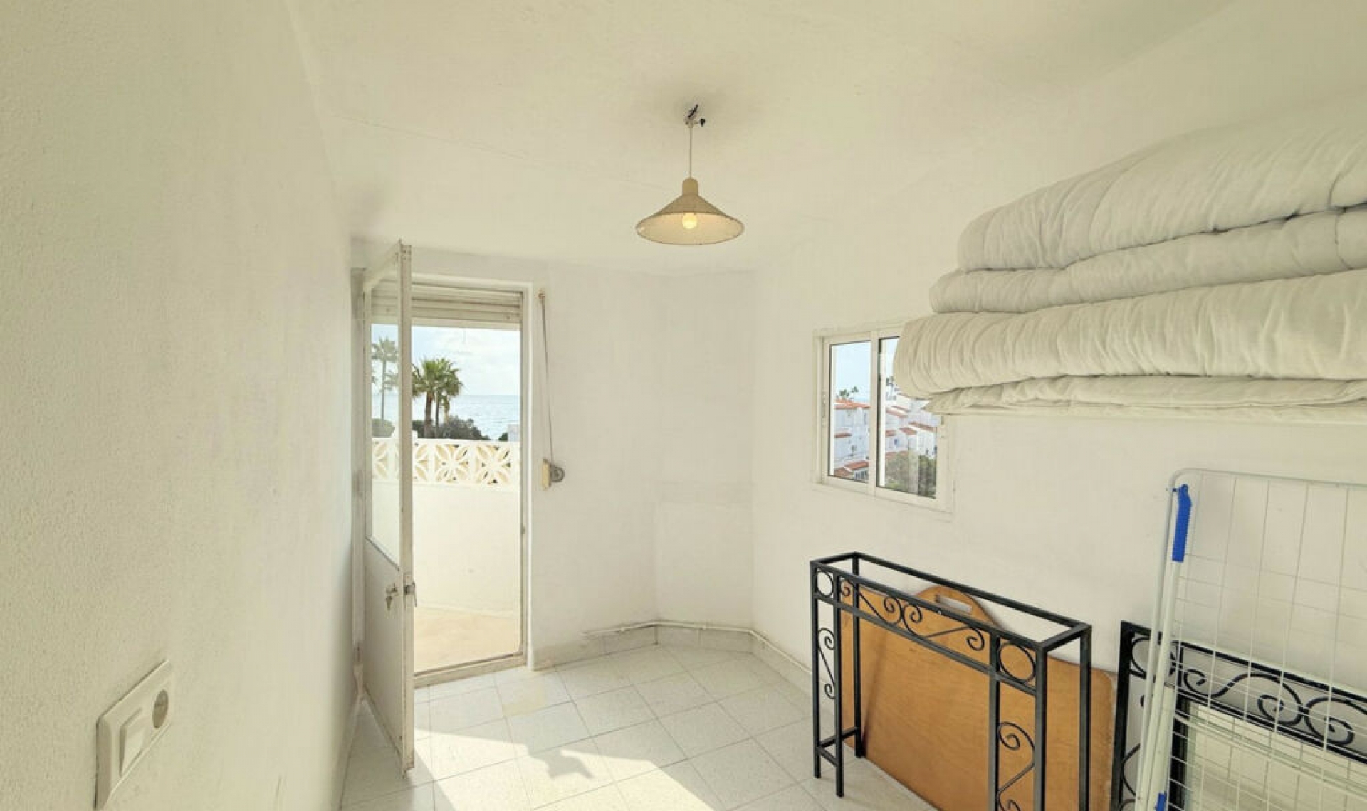 Resale - House -
Manilva