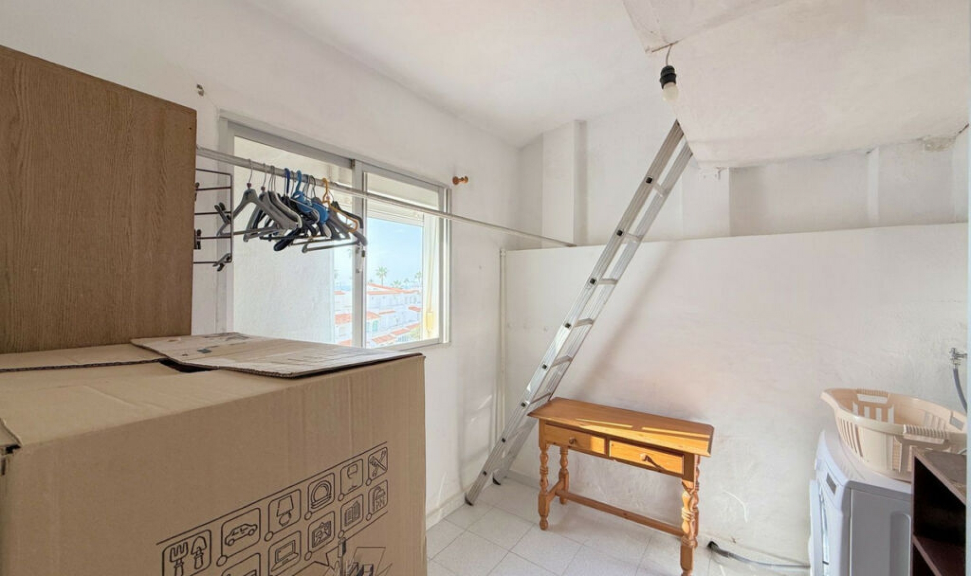 Resale - House -
Manilva