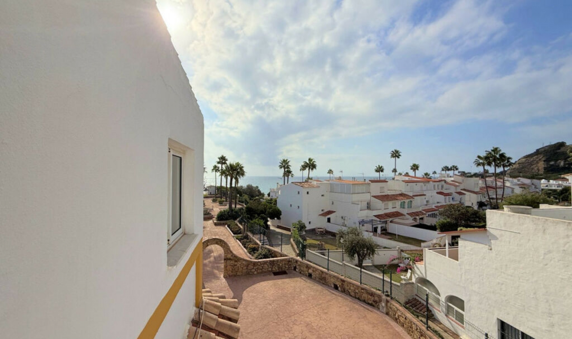 Resale - House -
Manilva