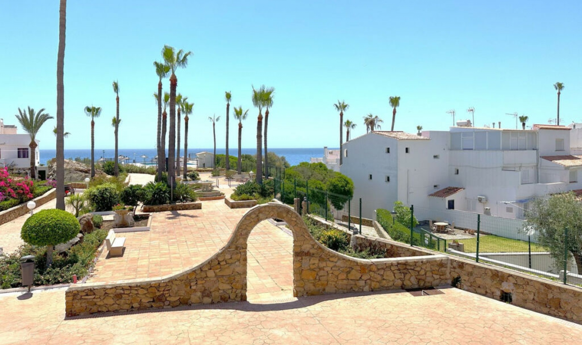 Resale - House -
Manilva