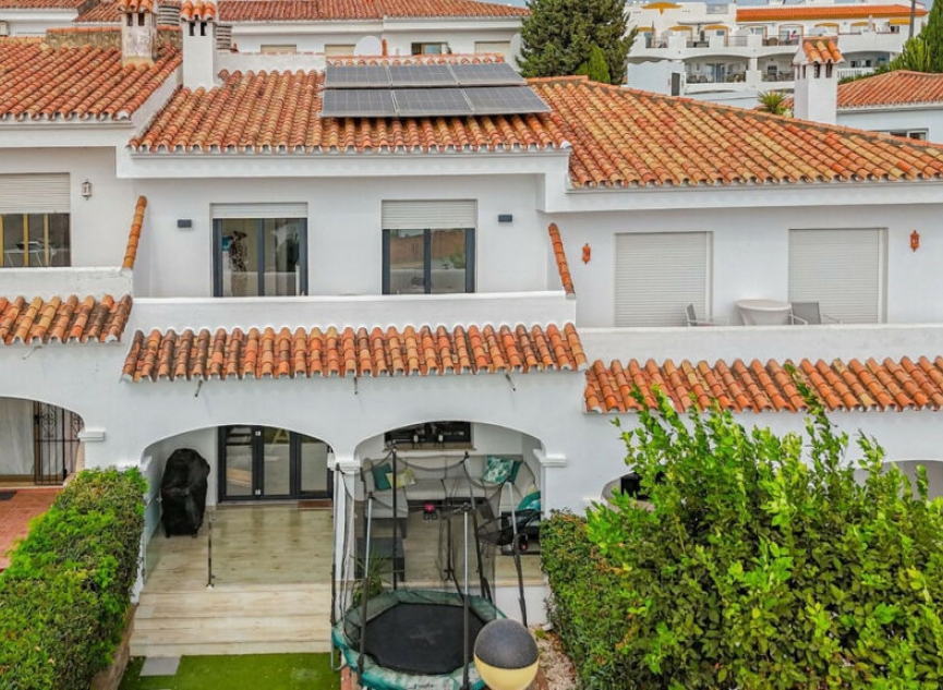 Resale - House -
Manilva