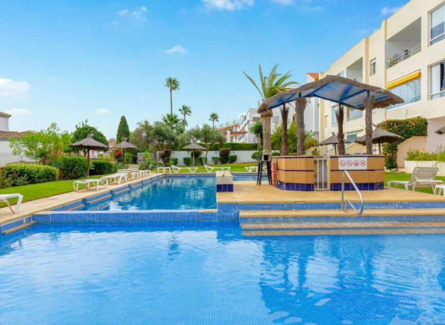 Resale - House -
Manilva