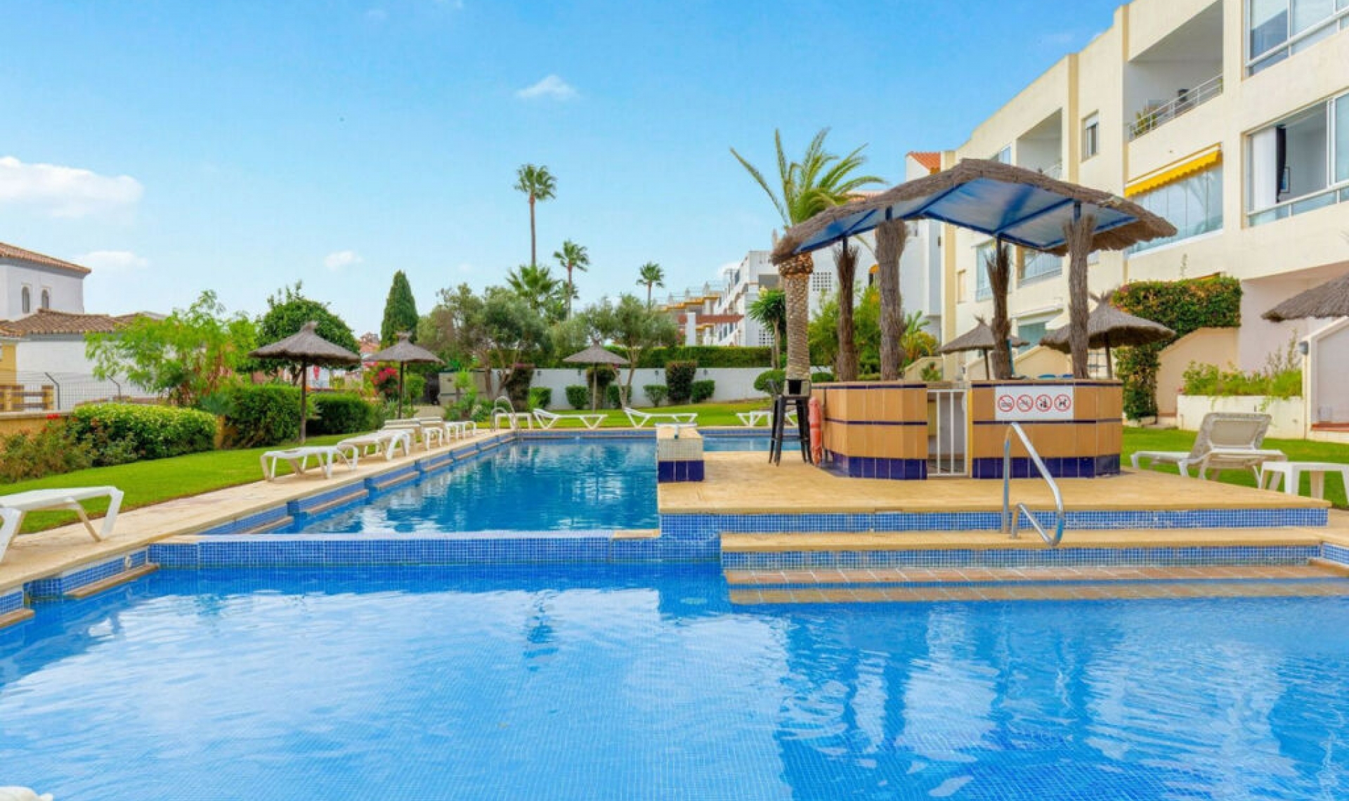 Resale - House -
Manilva