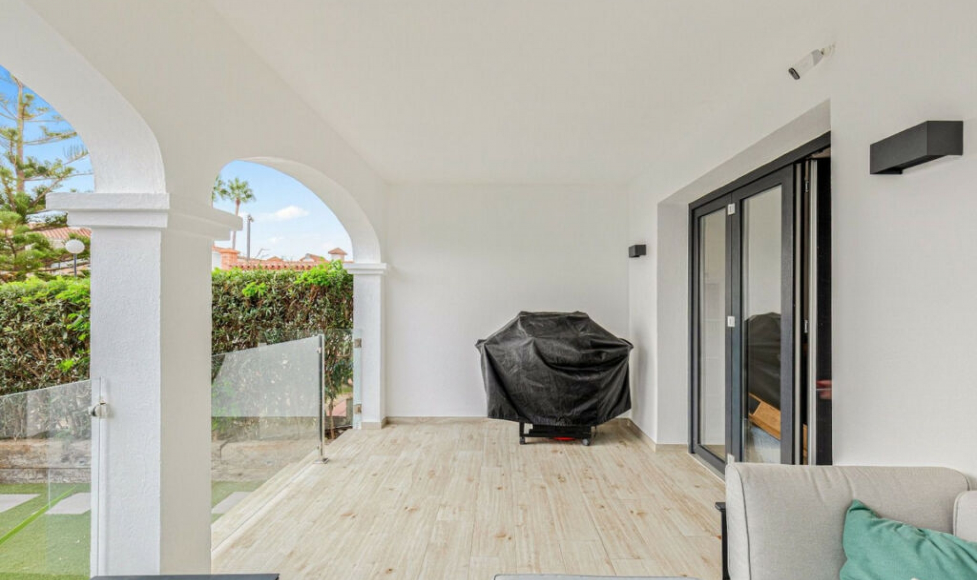 Resale - House -
Manilva