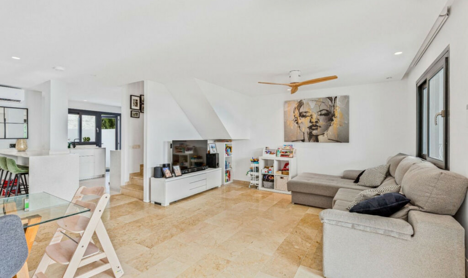 Resale - House -
Manilva