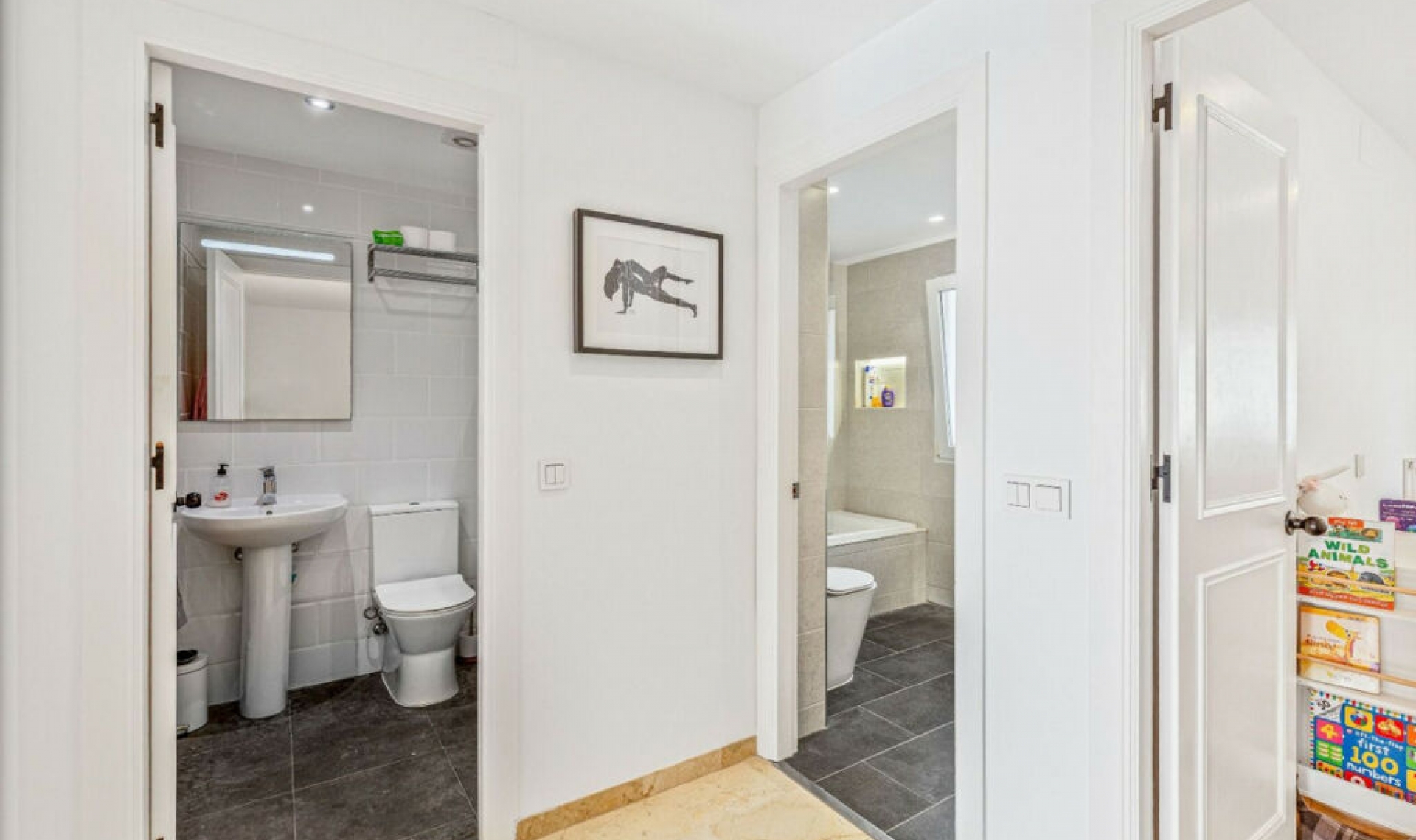 Resale - House -
Manilva