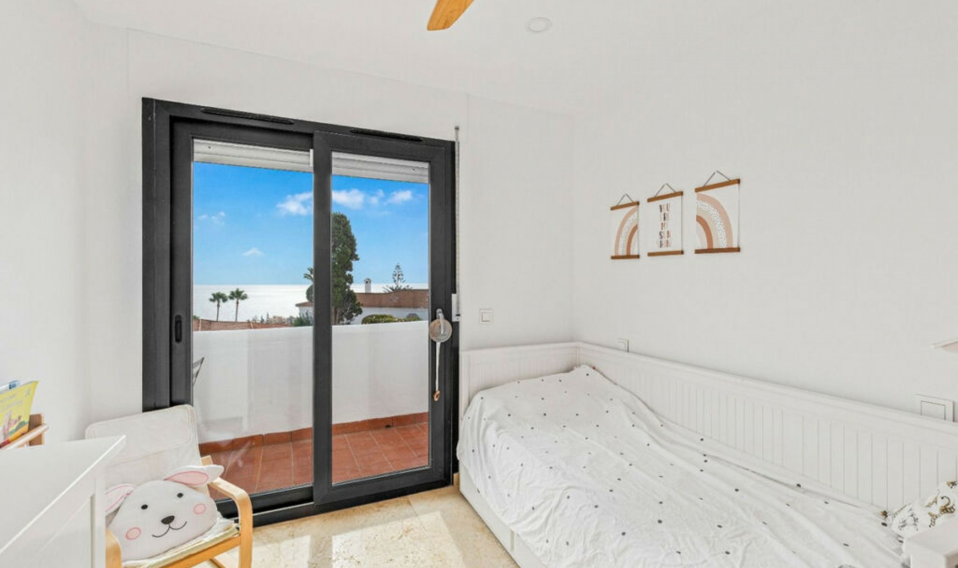 Resale - House -
Manilva