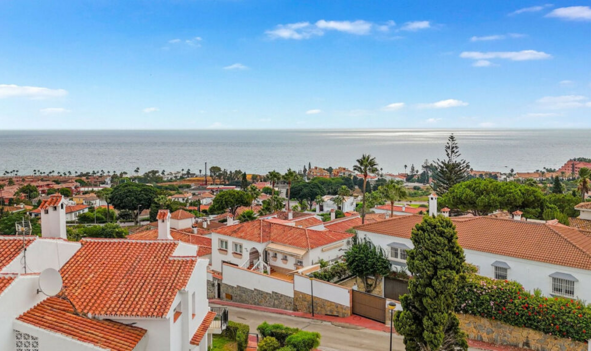 Resale - House -
Manilva