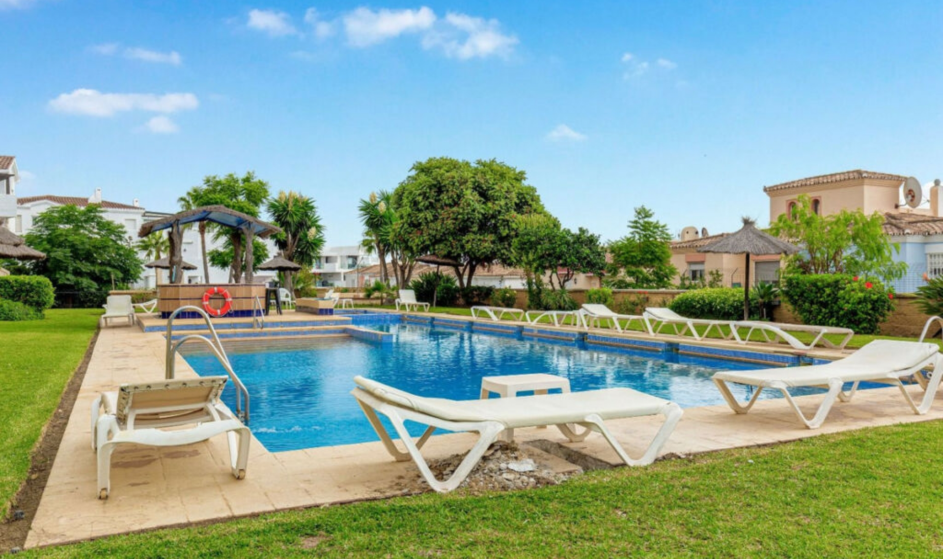 Resale - House -
Manilva