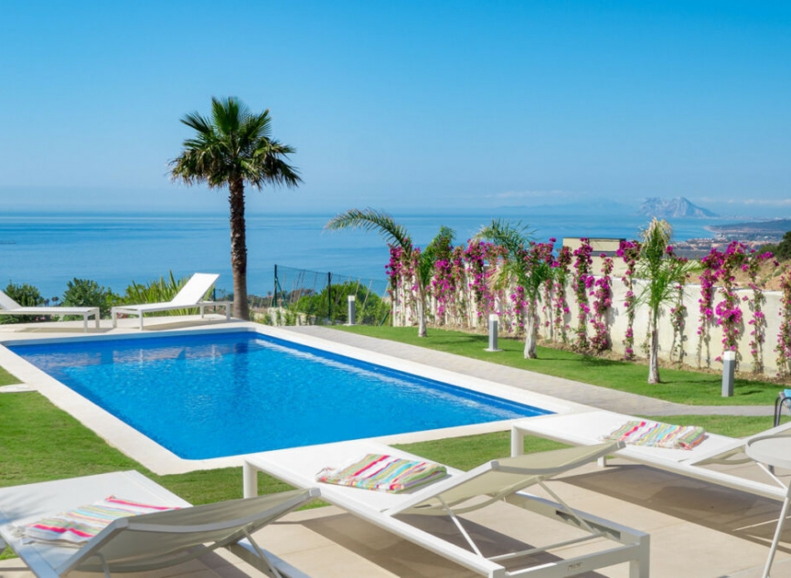 Resale - House -
Manilva