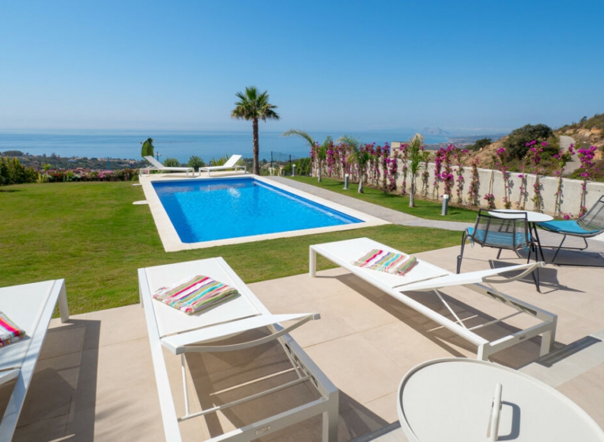 Resale - House -
Manilva