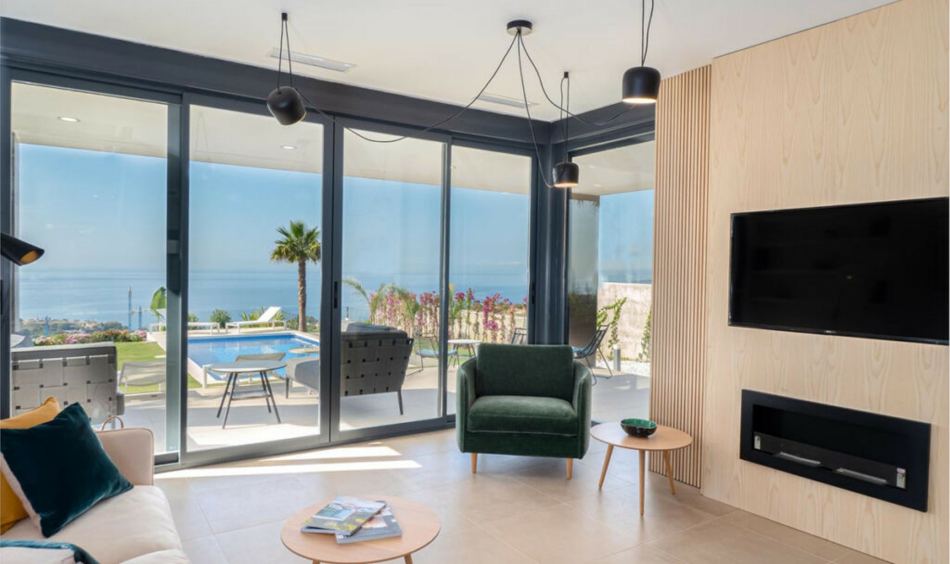 Resale - House -
Manilva