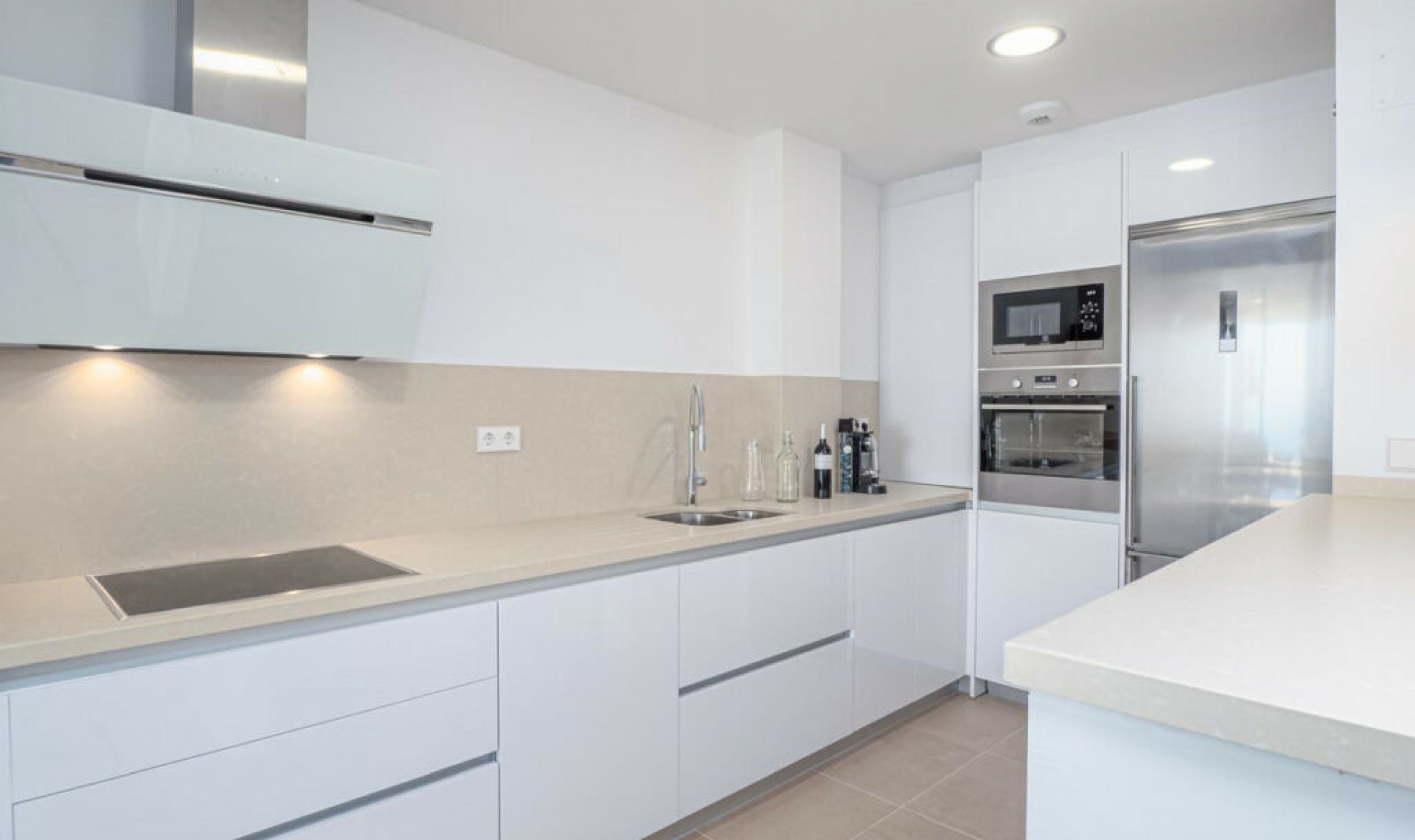 Resale - House -
Manilva