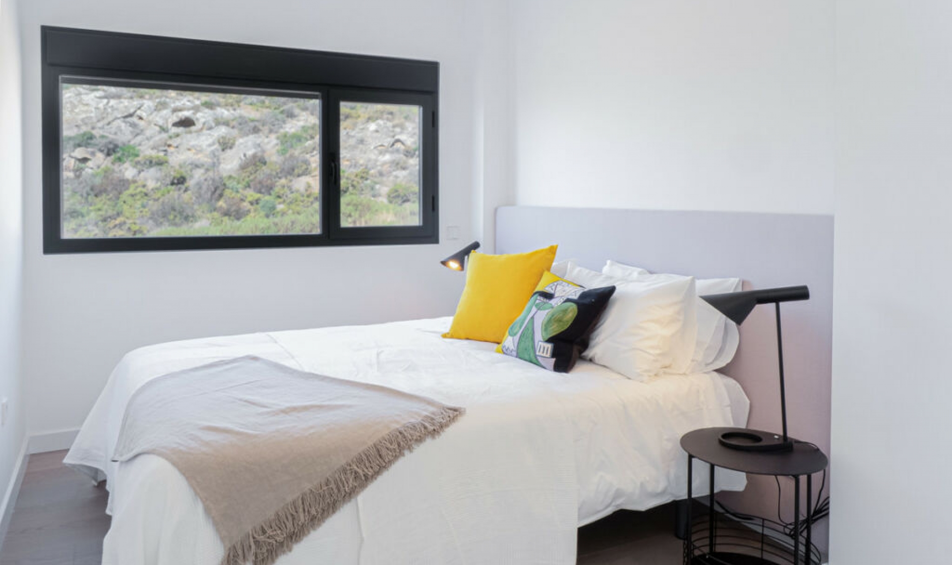 Resale - House -
Manilva