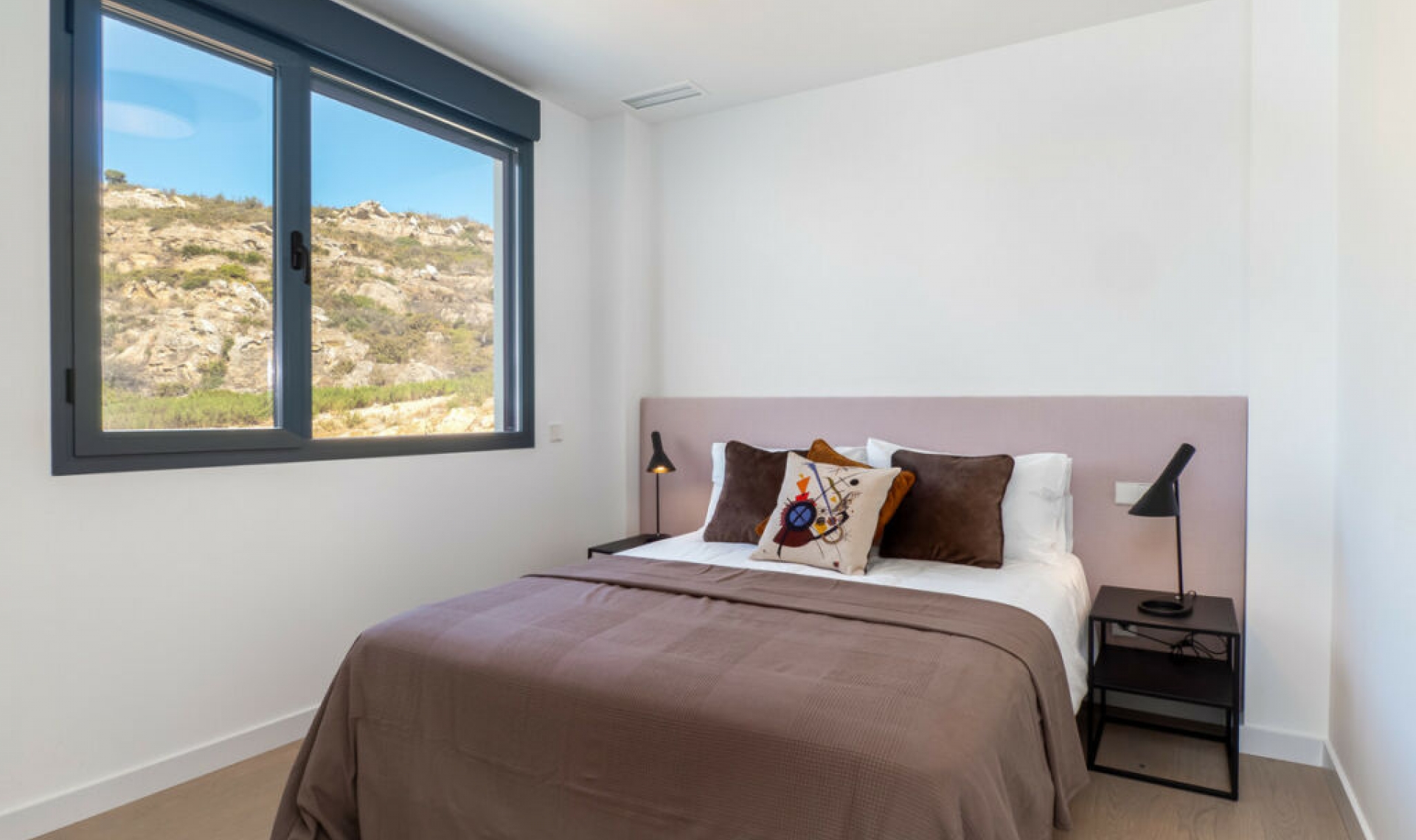 Resale - House -
Manilva