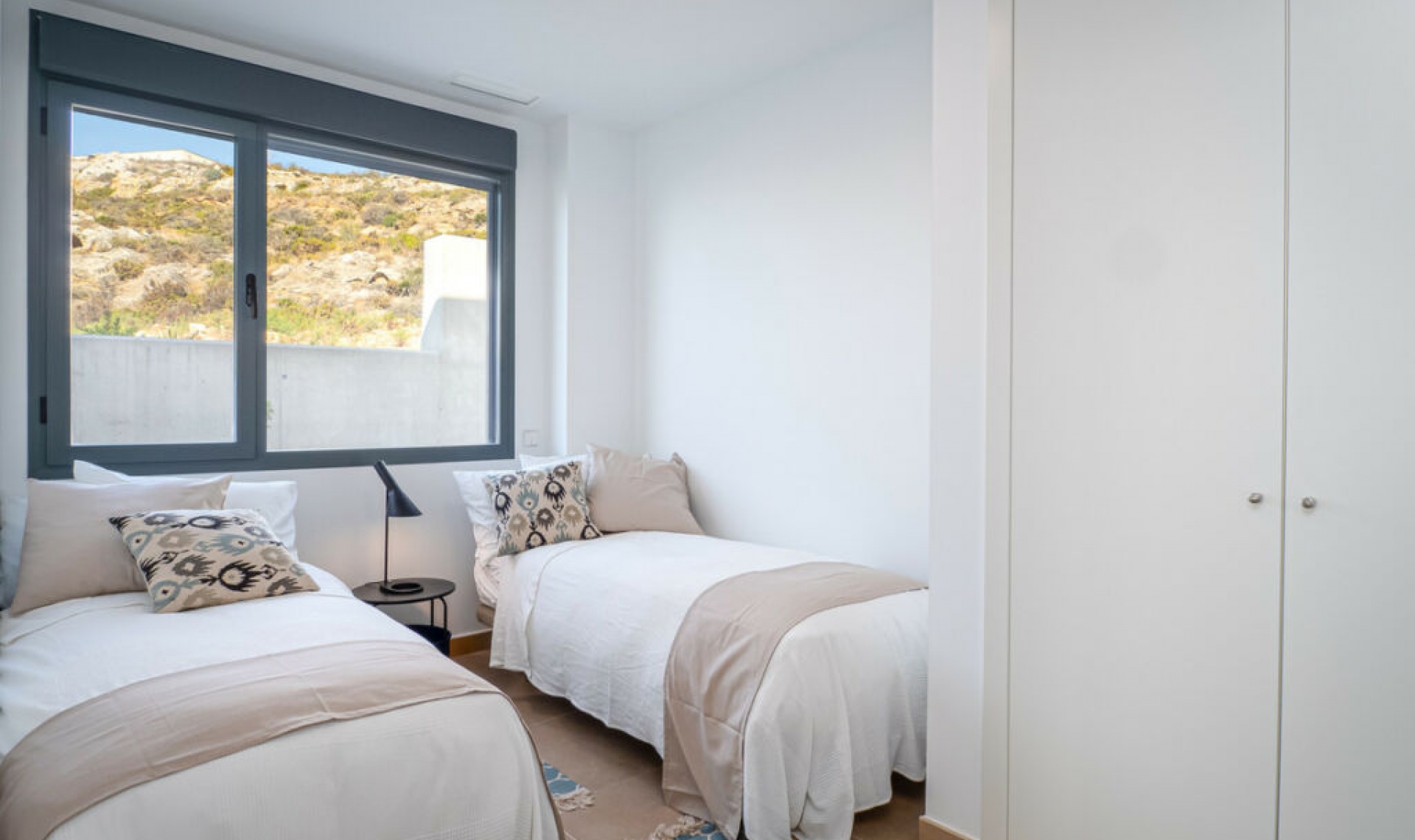 Resale - House -
Manilva