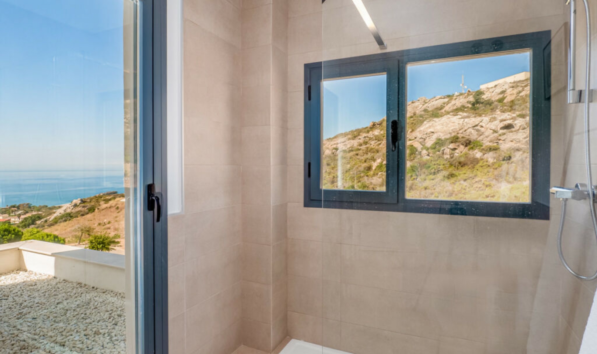 Resale - House -
Manilva