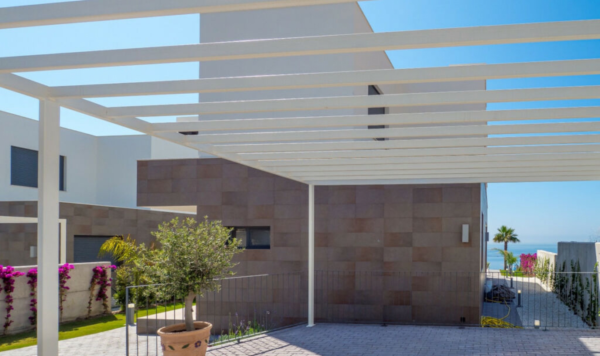 Resale - House -
Manilva