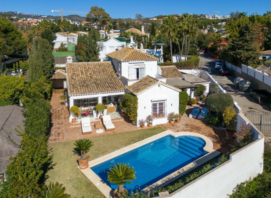 Resale - House -
Marbella