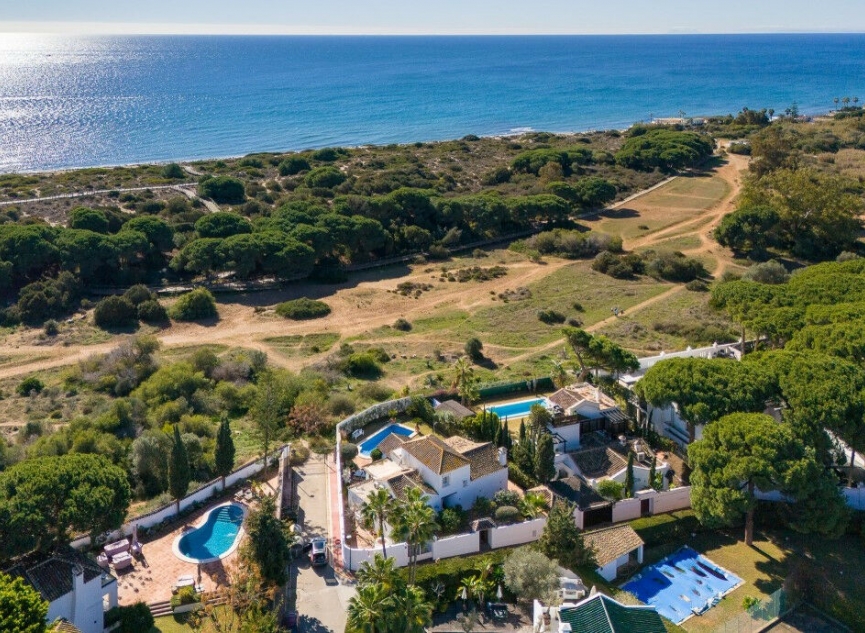 Resale - House -
Marbella