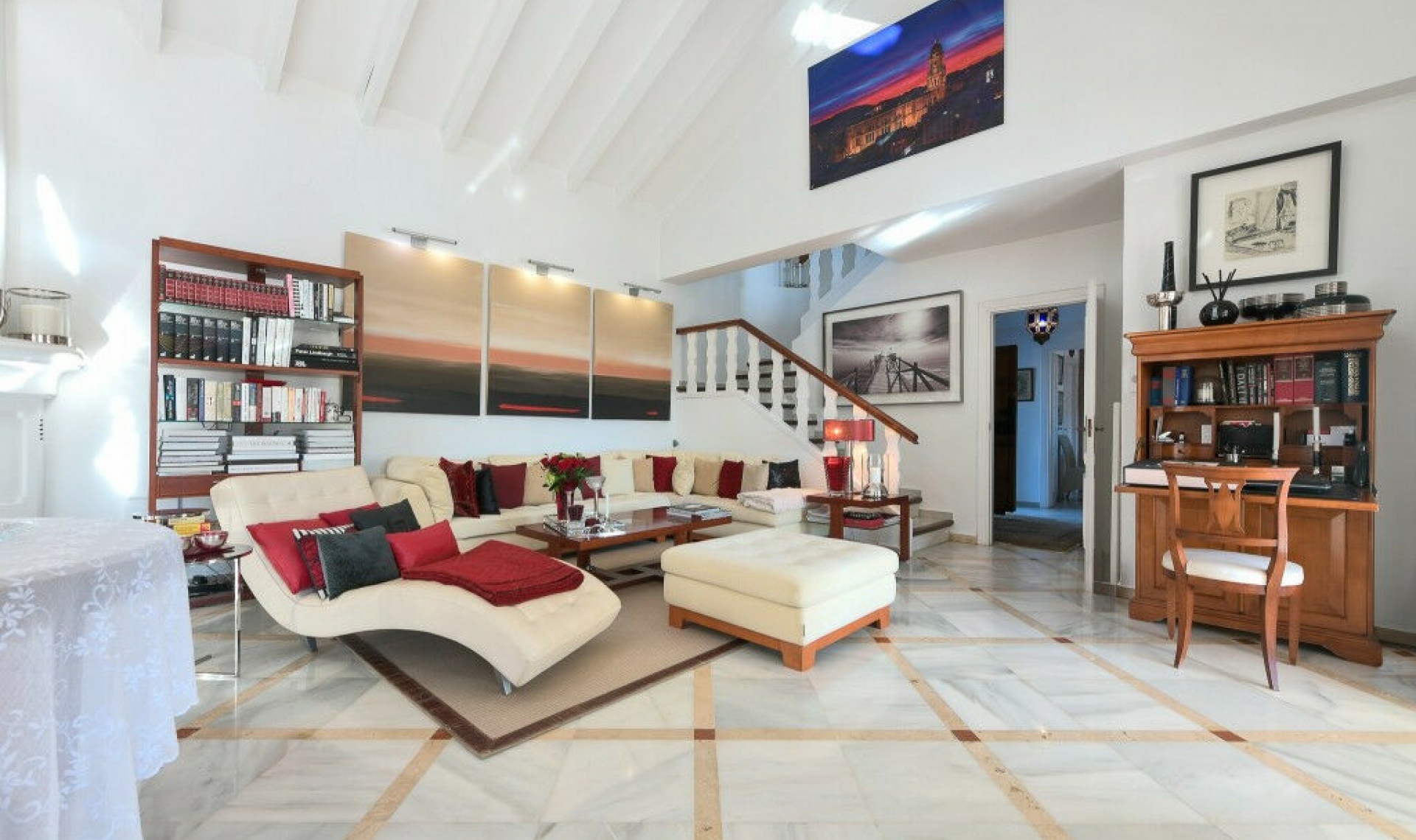 Resale - House -
Marbella