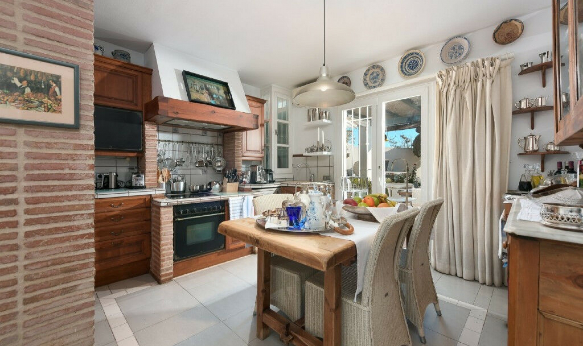 Resale - House -
Marbella