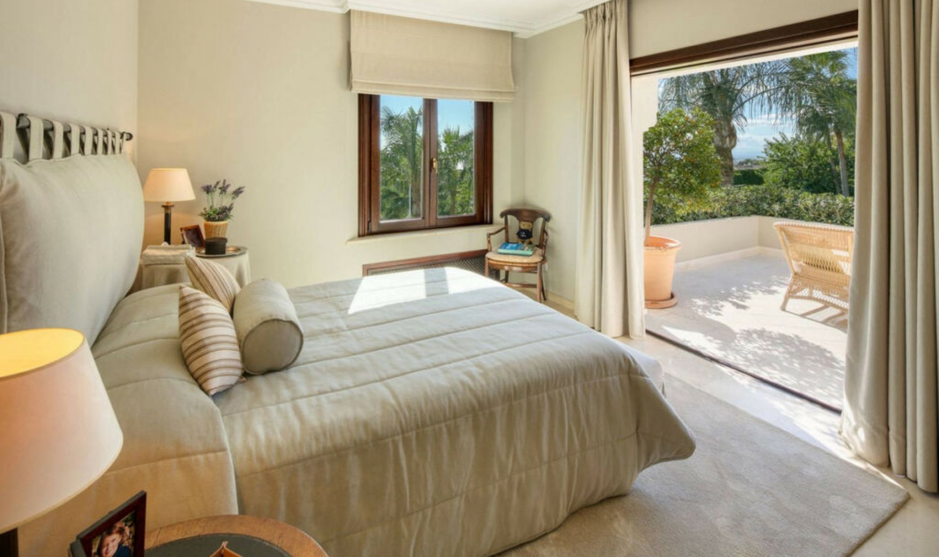 Resale - House -
Marbella