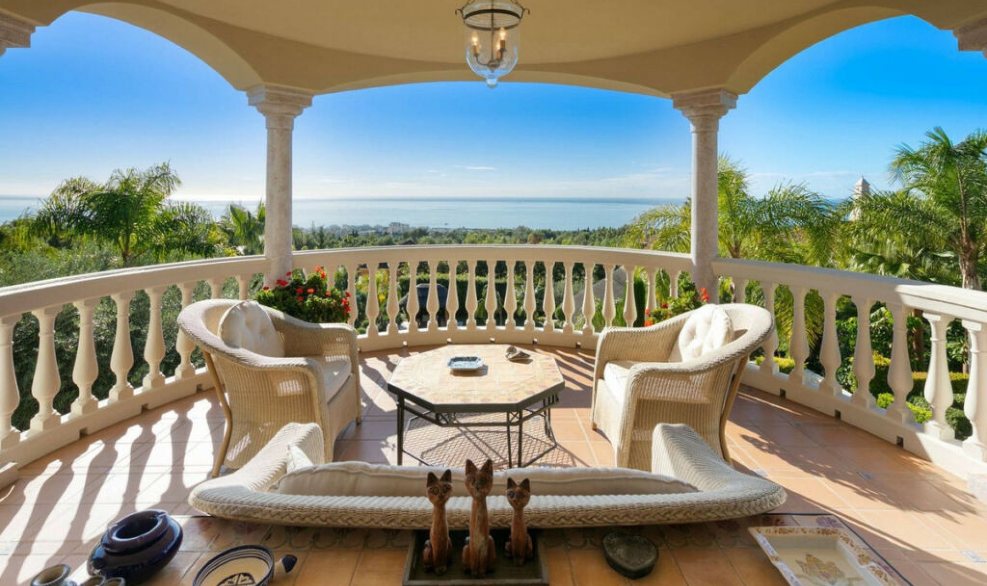 Resale - House -
Marbella