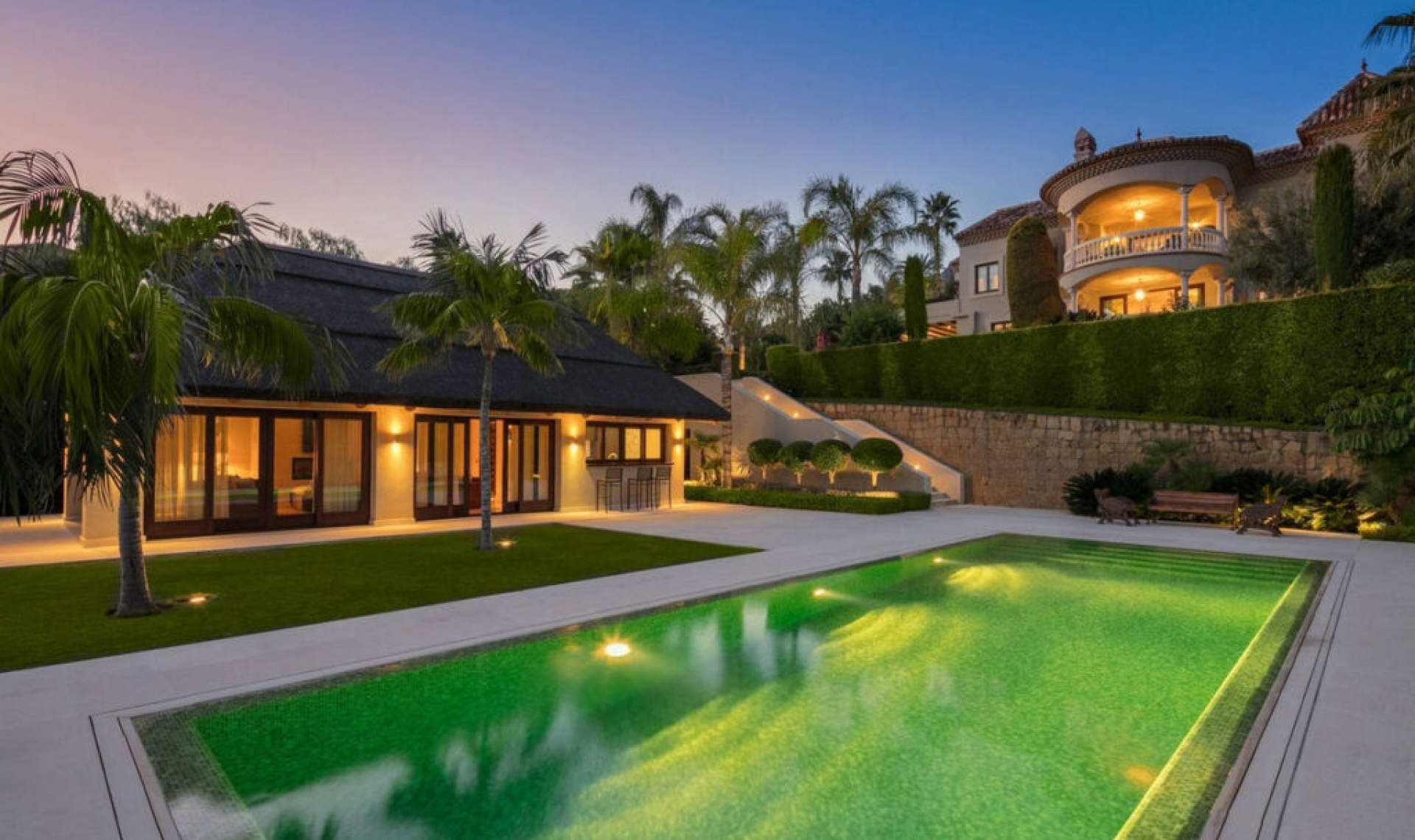 Resale - House -
Marbella