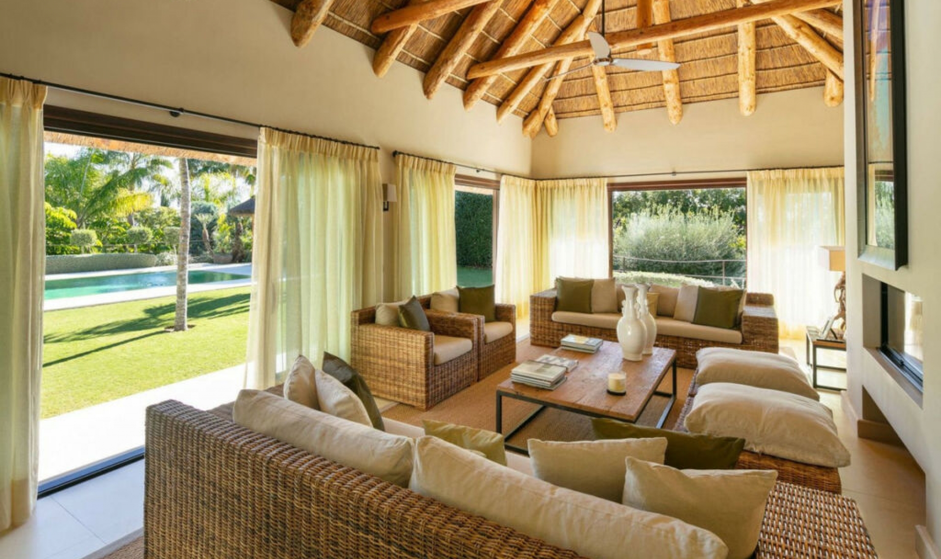 Resale - House -
Marbella