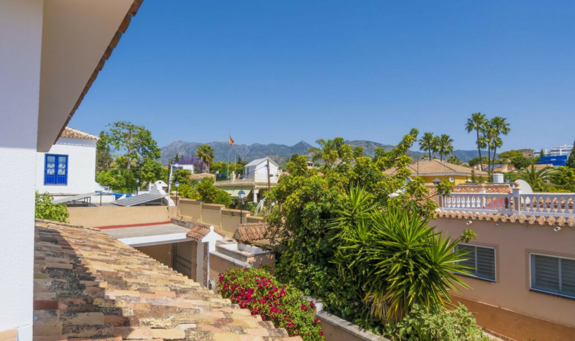 Resale - House -
Marbella