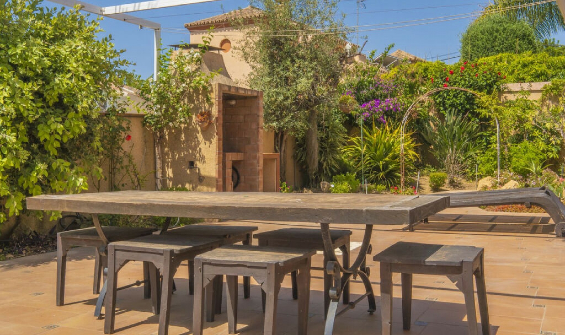 Resale - House -
Marbella