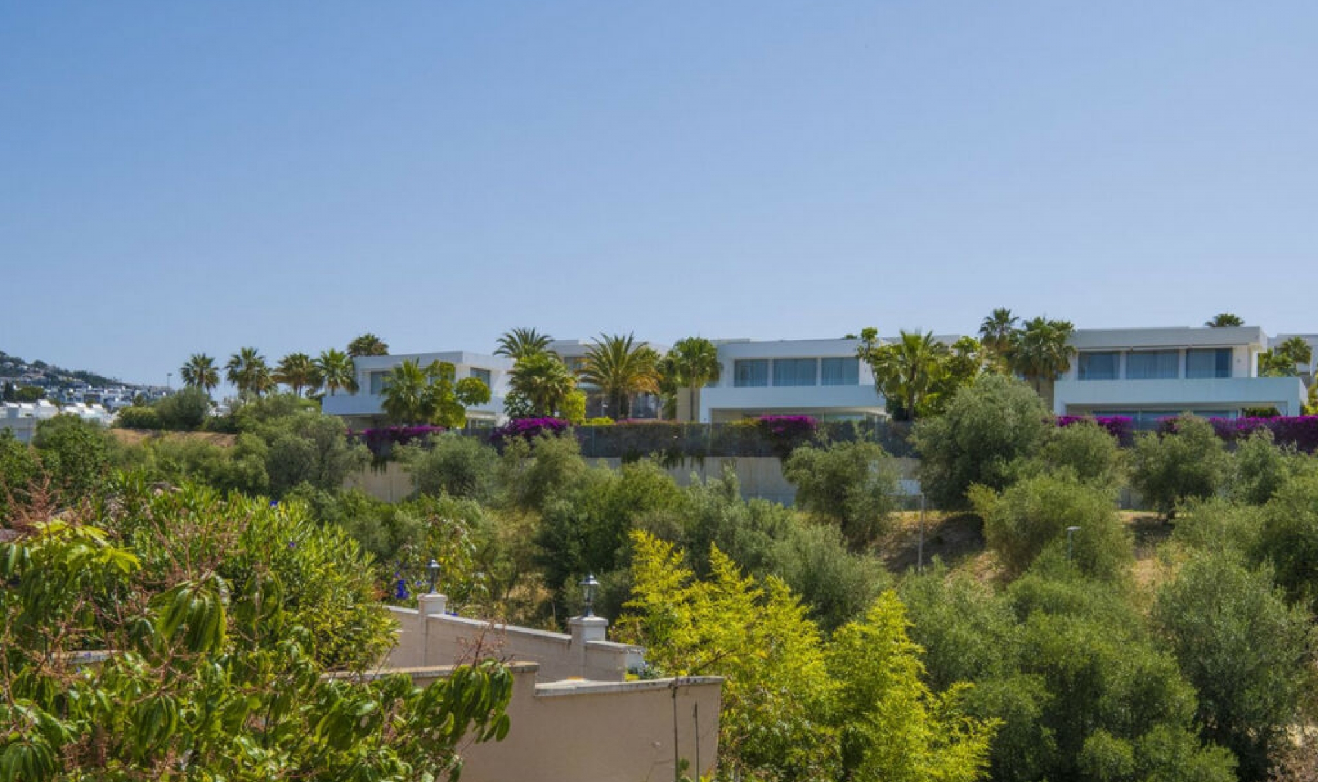 Resale - House -
Marbella