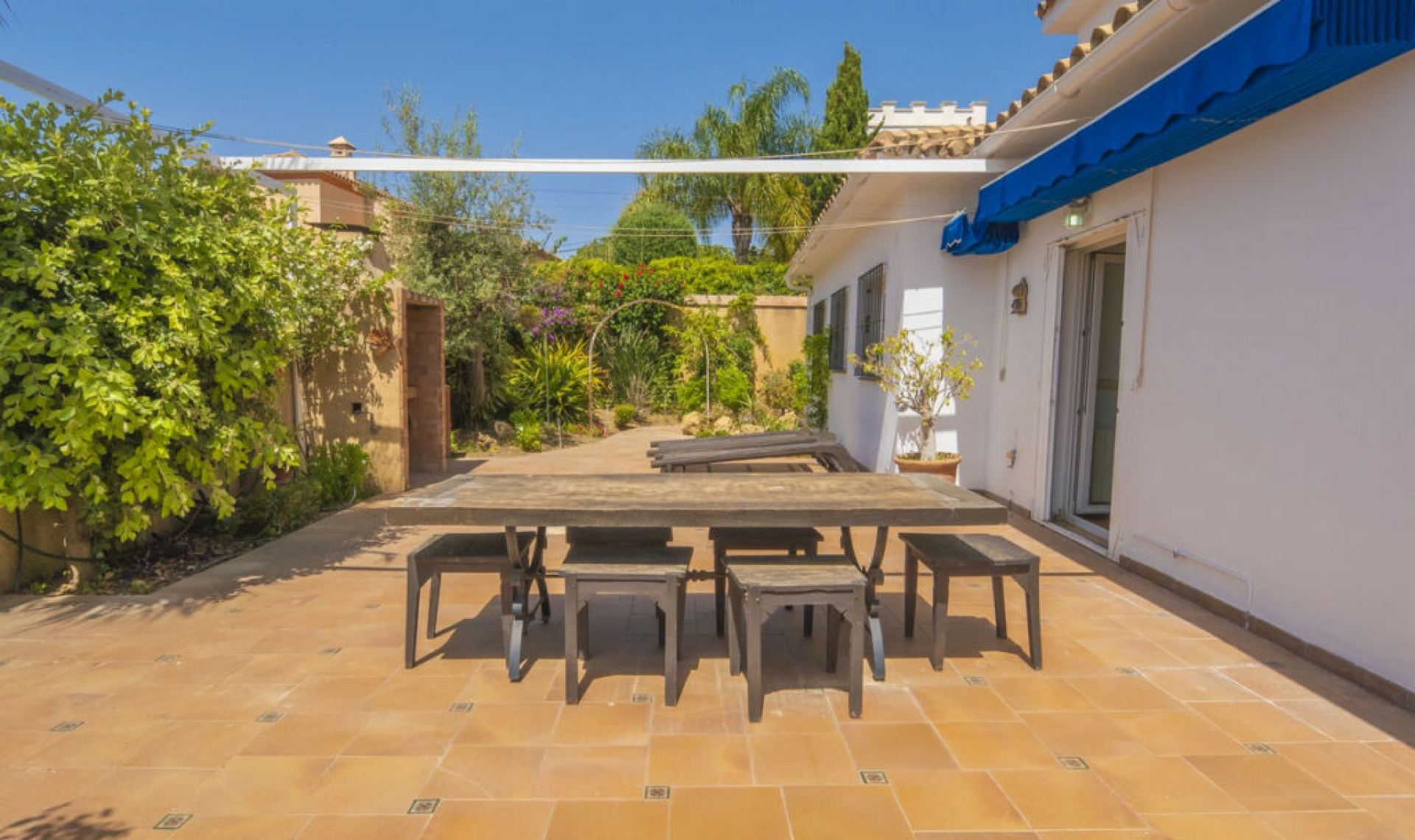 Resale - House -
Marbella