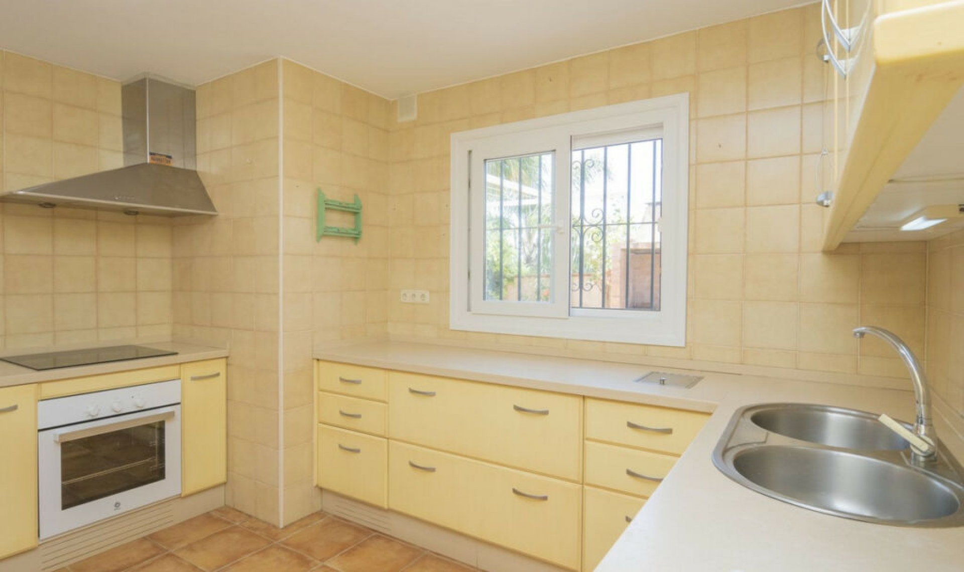 Resale - House -
Marbella