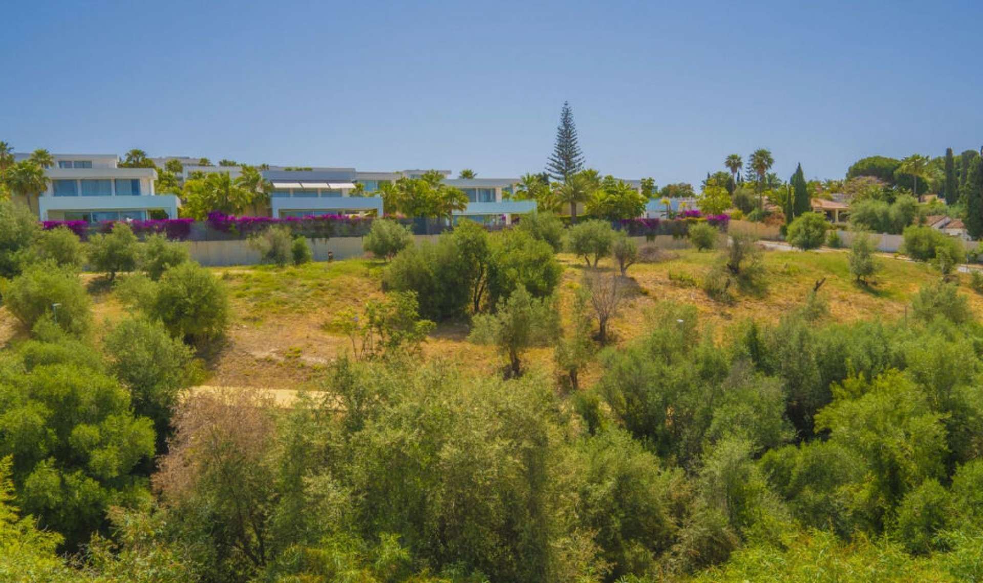 Resale - House -
Marbella