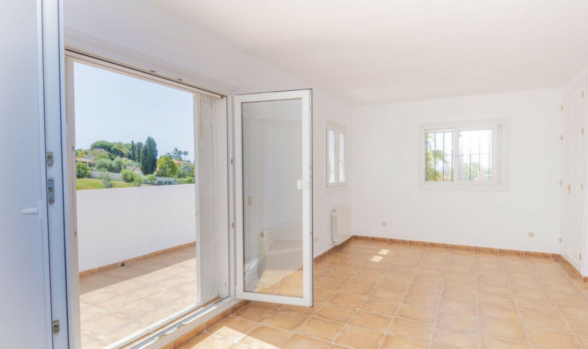 Resale - House -
Marbella