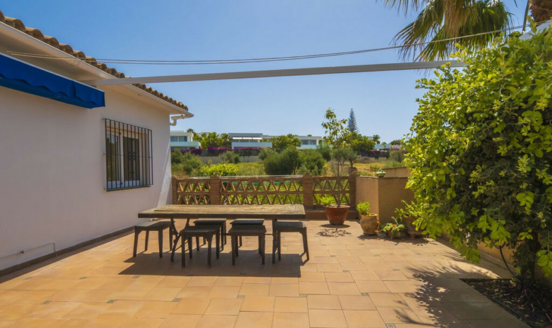 Resale - House -
Marbella