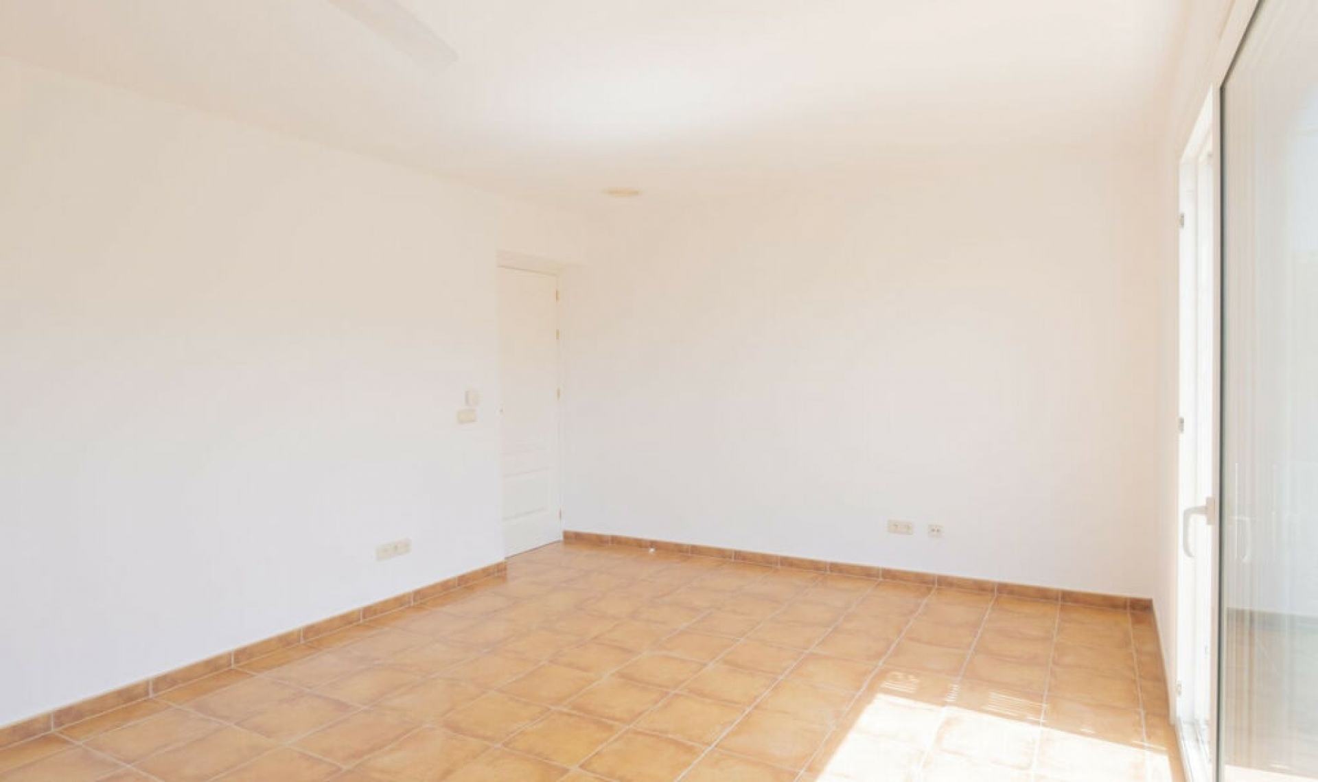 Resale - House -
Marbella