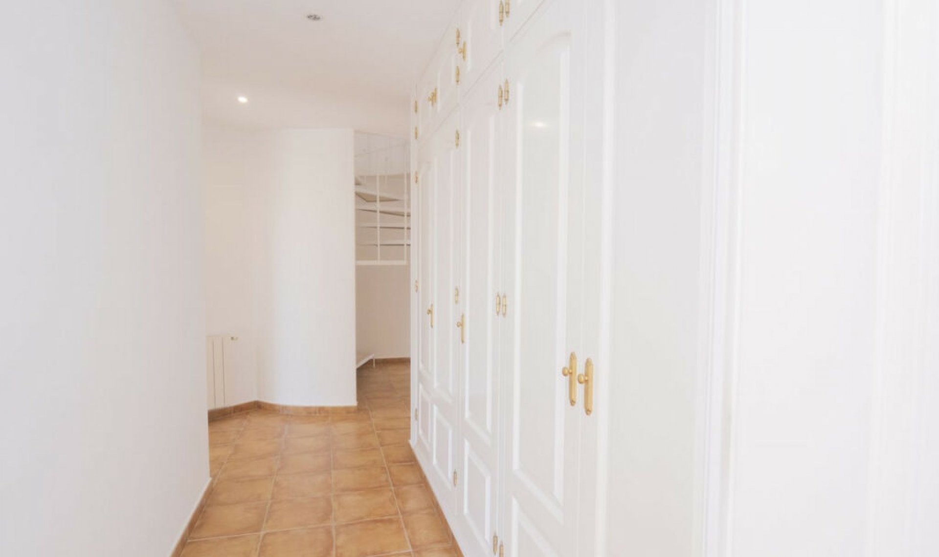 Resale - House -
Marbella