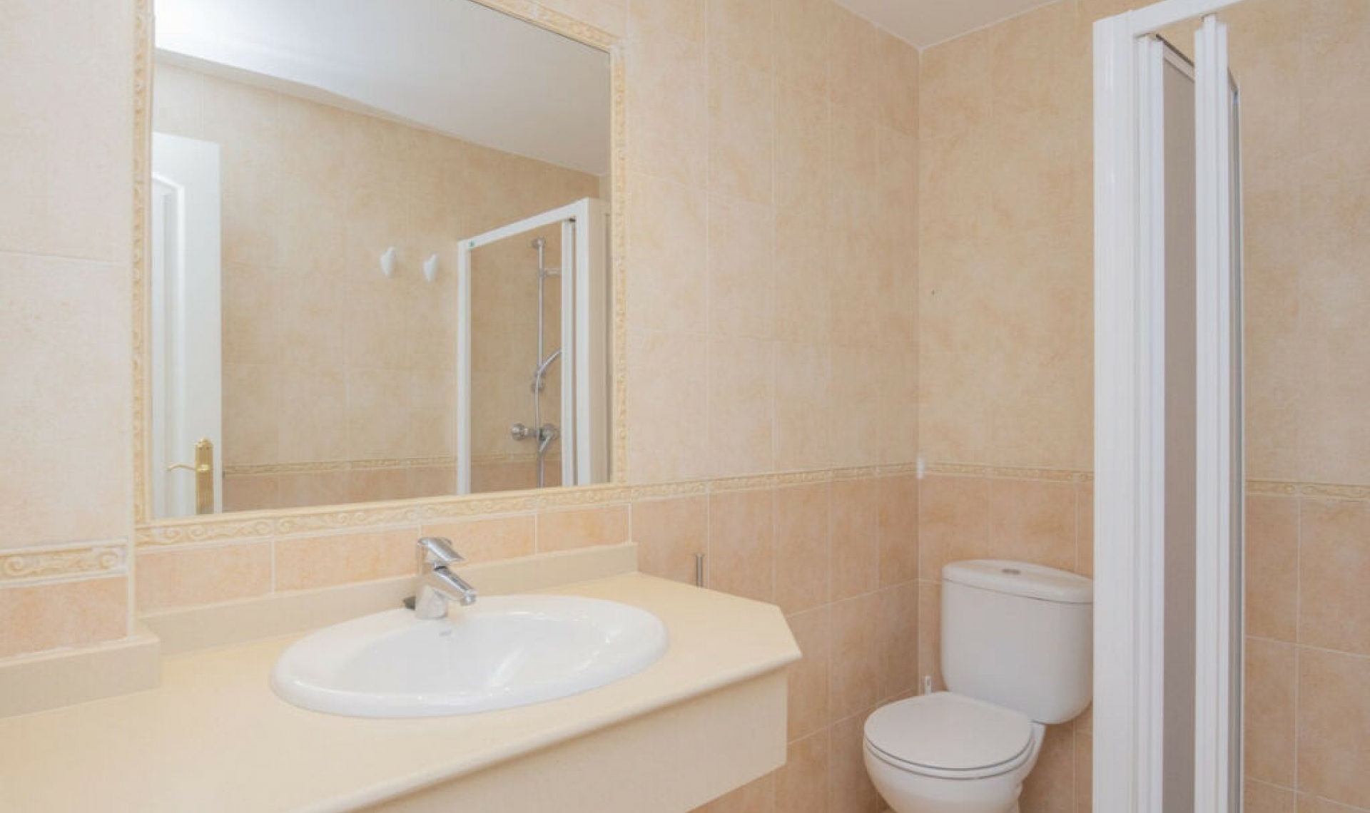 Resale - House -
Marbella