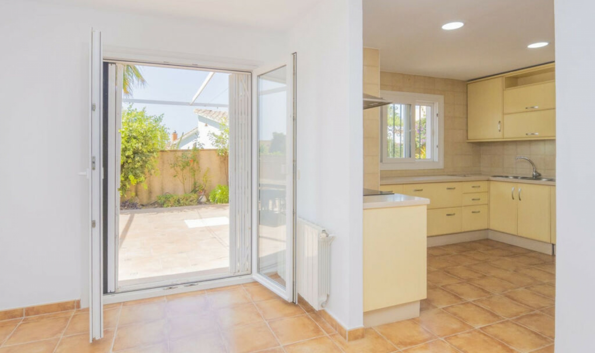 Resale - House -
Marbella