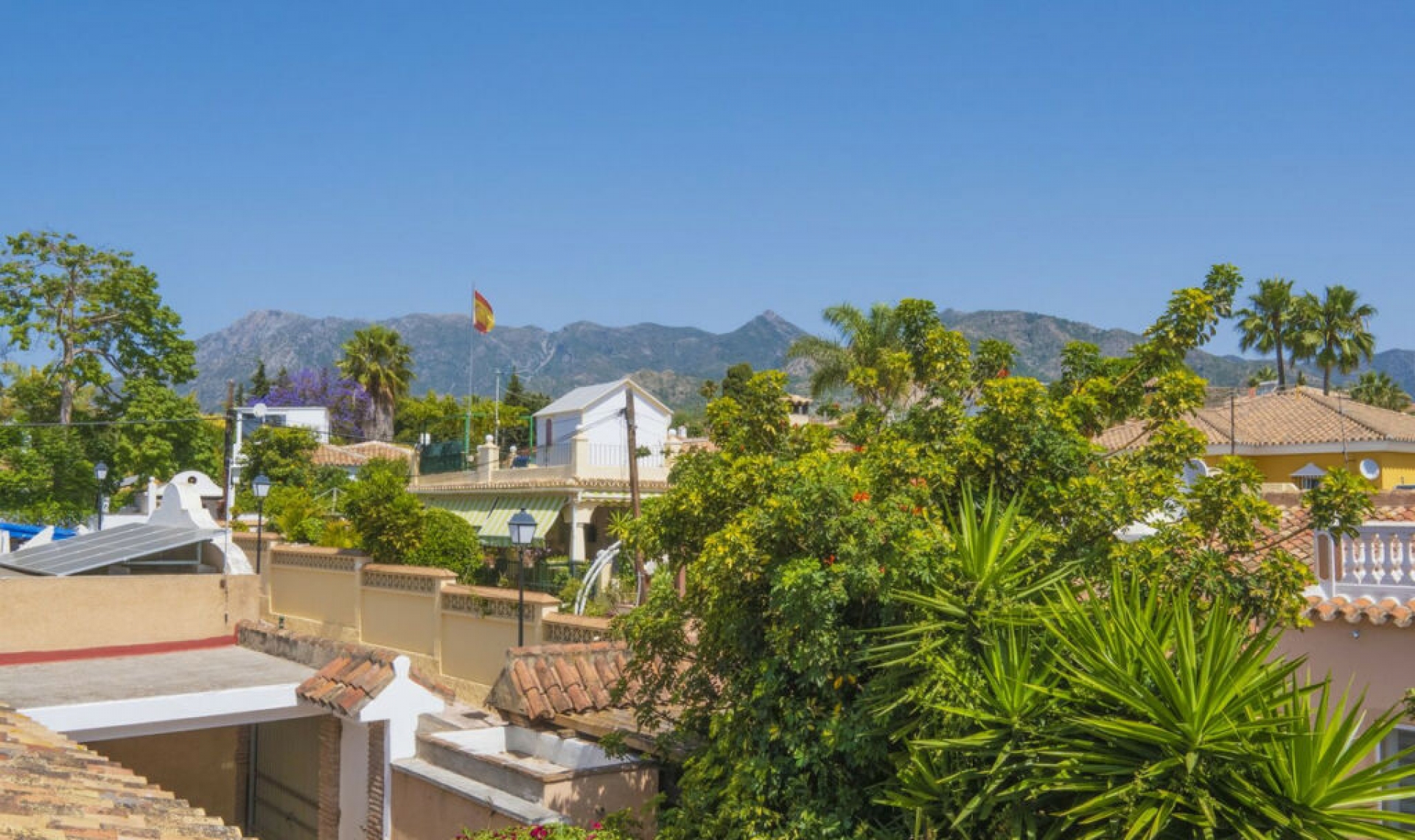 Resale - House -
Marbella