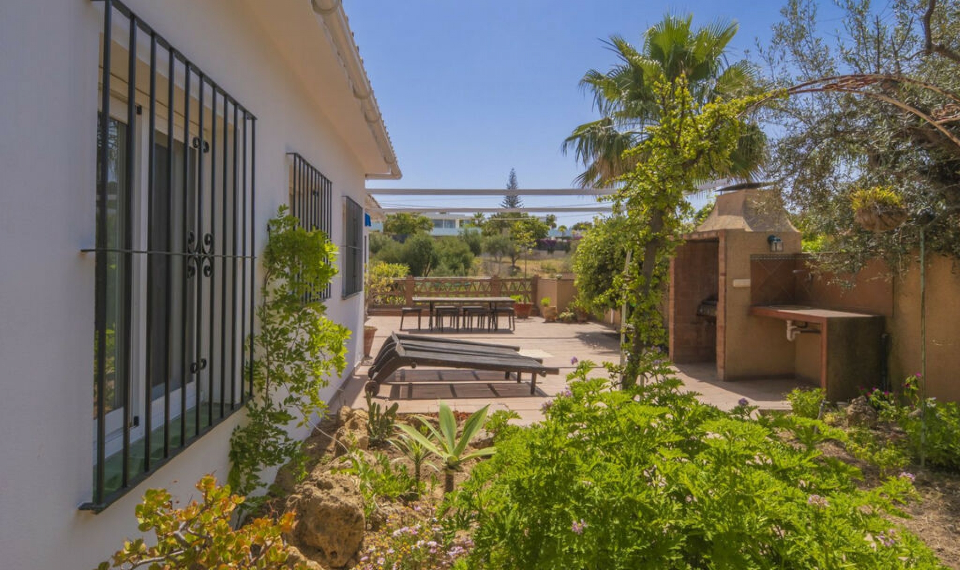 Resale - House -
Marbella